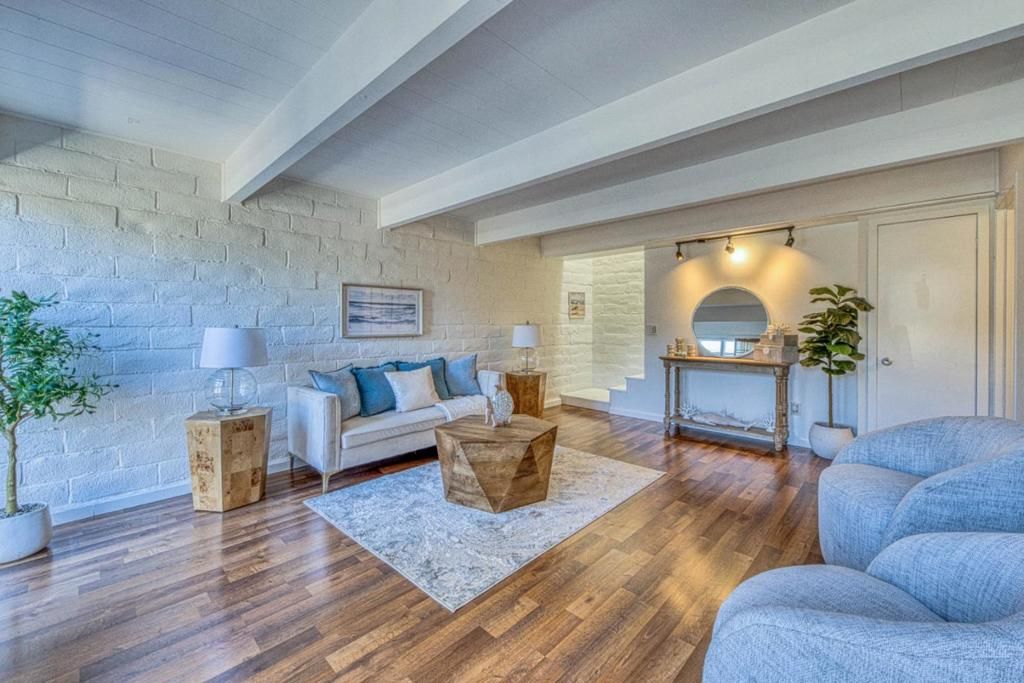 Image 2 of property listing at 451 Dela Vina Avenue 108, Monterey, CA 93940