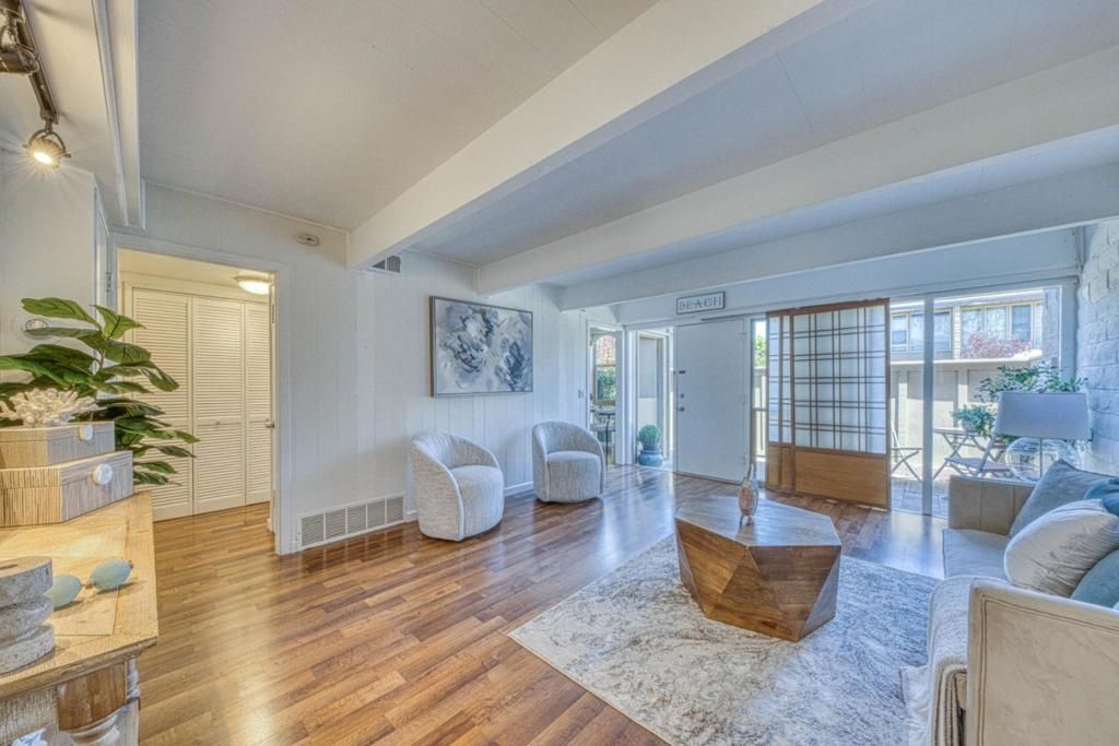 Image 3 of property listing at 451 Dela Vina Avenue 108, Monterey, CA 93940