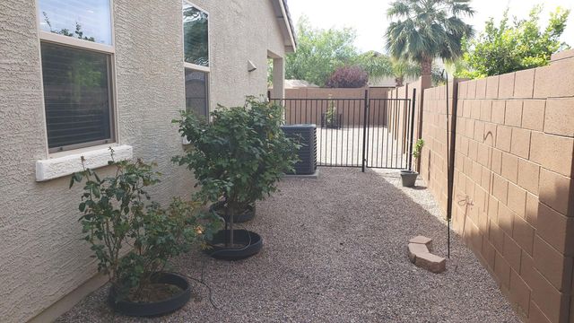 1911 W Half Moon Circle, San Tan Valley, AZ 85144