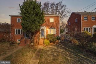 6 E MYRTLE ST #A, Alexandria, VA 22301