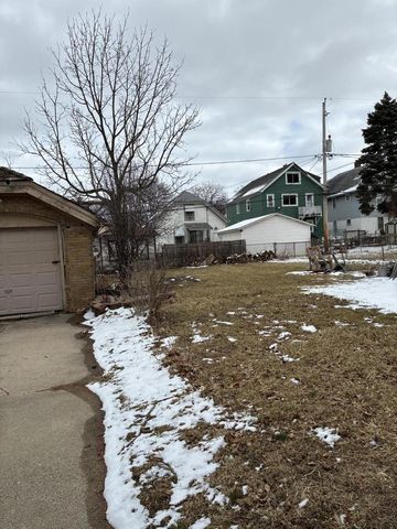 3914 N 16th STREET, Milwaukee, WI 53206