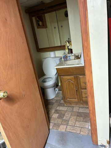 3914 N 16th STREET, Milwaukee, WI 53206