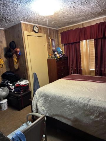 3914 N 16th STREET, Milwaukee, WI 53206