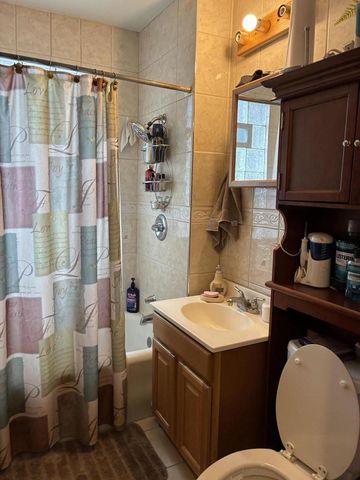 3914 N 16th STREET, Milwaukee, WI 53206