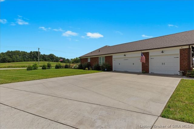 8008 Turf Way Trail, Sellersburg, IN 47111