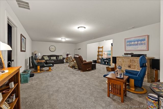 8008 Turf Way Trail, Sellersburg, IN 47111