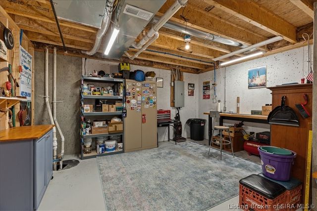 8008 Turf Way Trail, Sellersburg, IN 47111