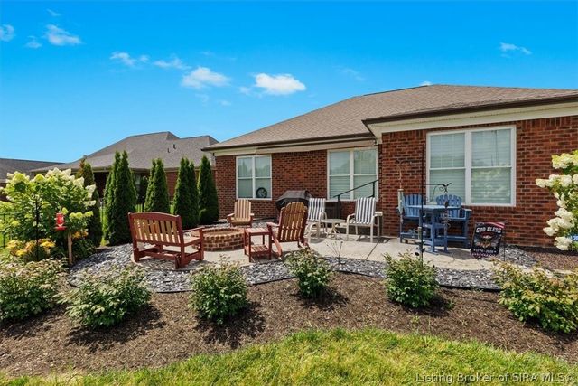 8008 Turf Way Trail, Sellersburg, IN 47111