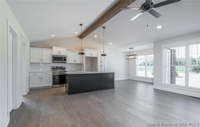 8008 Turf Way Trail, Sellersburg, IN 47111