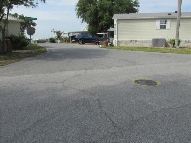 16 SADDLEBAG TRAIL S, Lake Wales, FL 33898