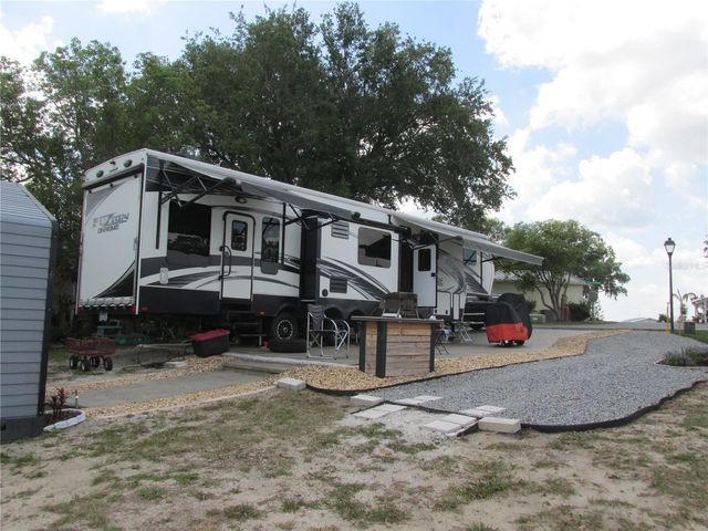 16 SADDLEBAG TRAIL S, Lake Wales, FL 33898