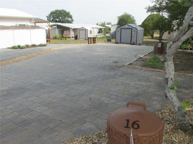 16 SADDLEBAG TRAIL S, Lake Wales, FL 33898