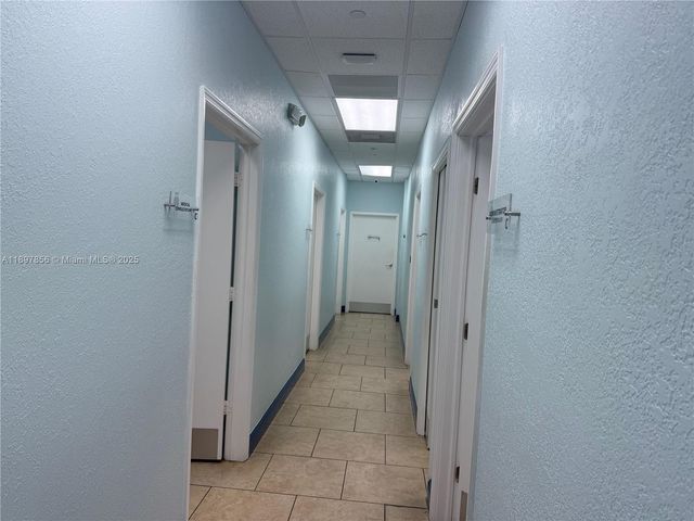 14223 SW 42nd St 27, Miami, FL 33175