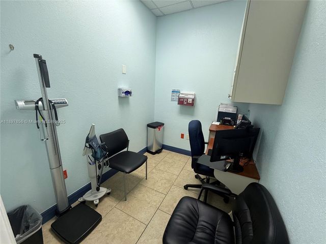 14223 SW 42nd St 27, Miami, FL 33175