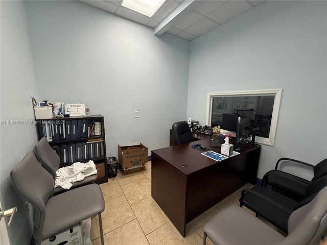 14223 SW 42nd St 27, Miami, FL 33175