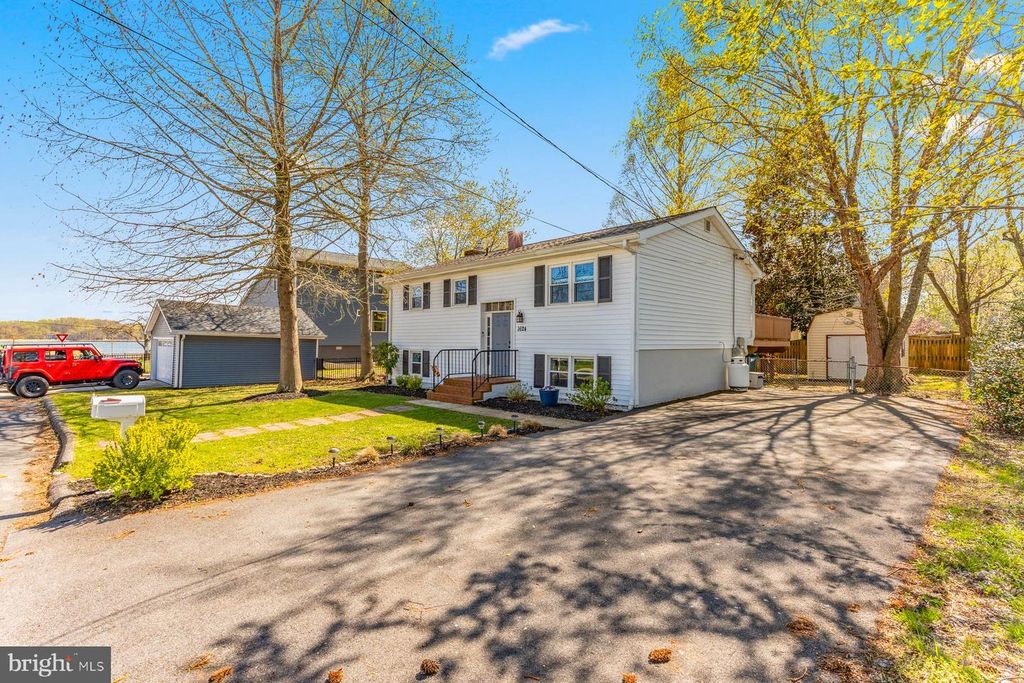 1624 BISHOP RD, Edgewater, MD 21037