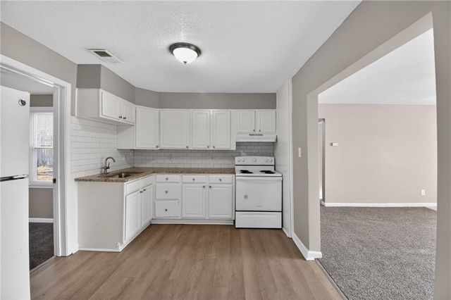 7412 E 57th Street, Kansas City, MO 64129