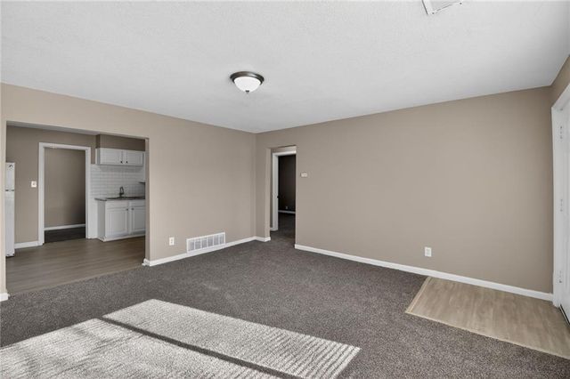 7412 E 57th Street, Kansas City, MO 64129