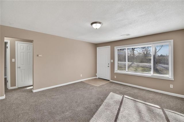 7412 E 57th Street, Kansas City, MO 64129