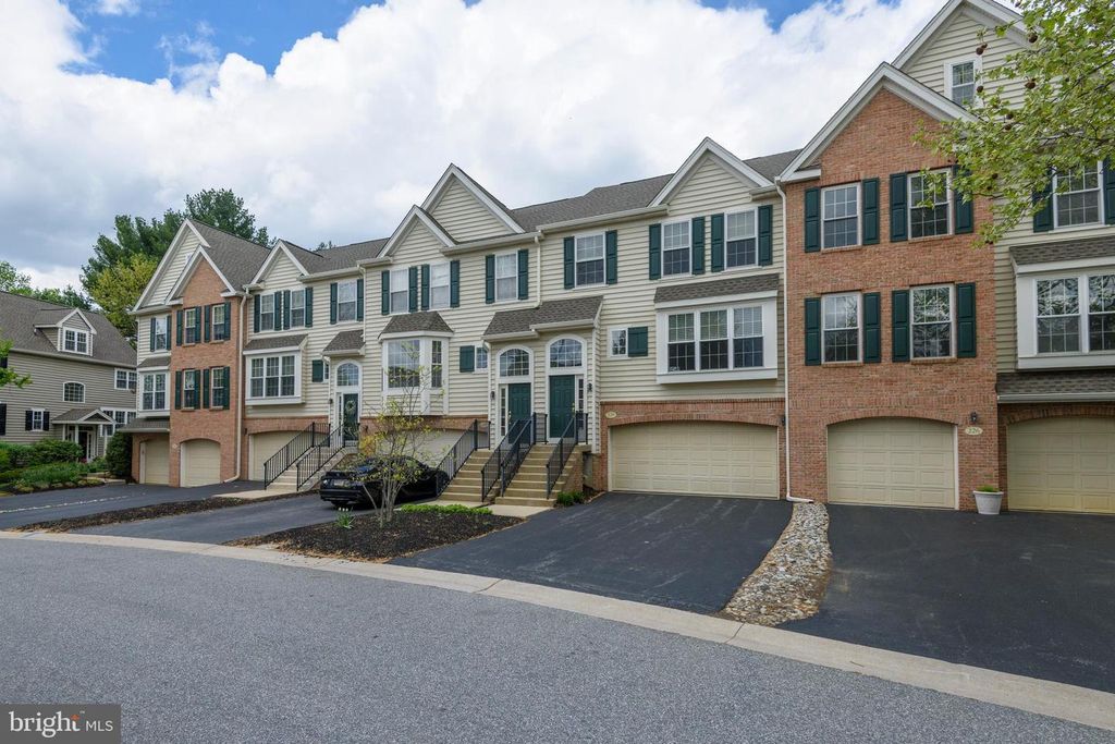 228 CHERRY LN, Kennett Square, PA 19348