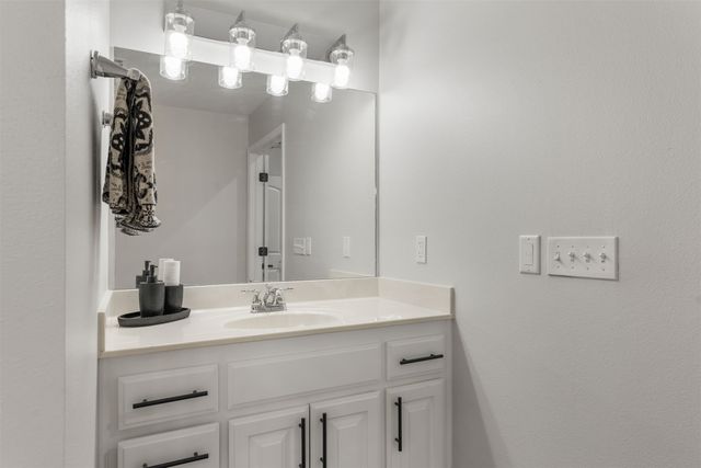 1612 E Phoenix Street, Broken Arrow, OK 74011