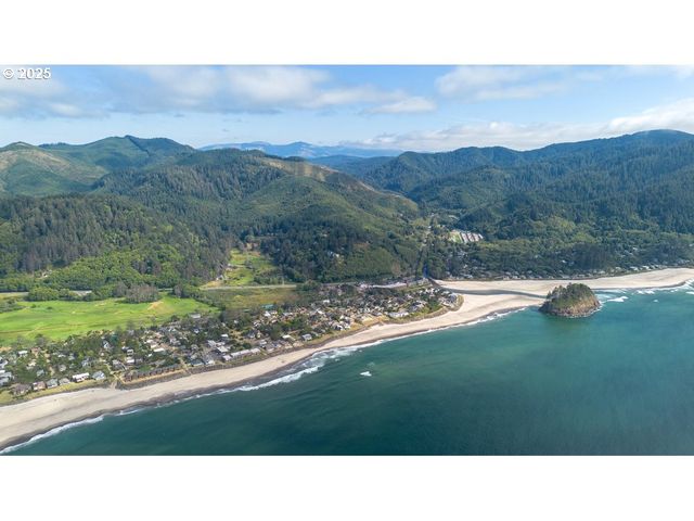 6600 Schoolhouse Rd, Neskowin, OR 97149