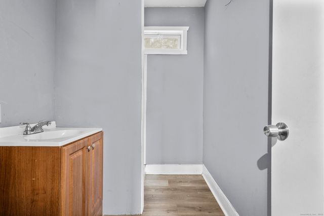 33 Albert Place, Waterbury, CT 06702