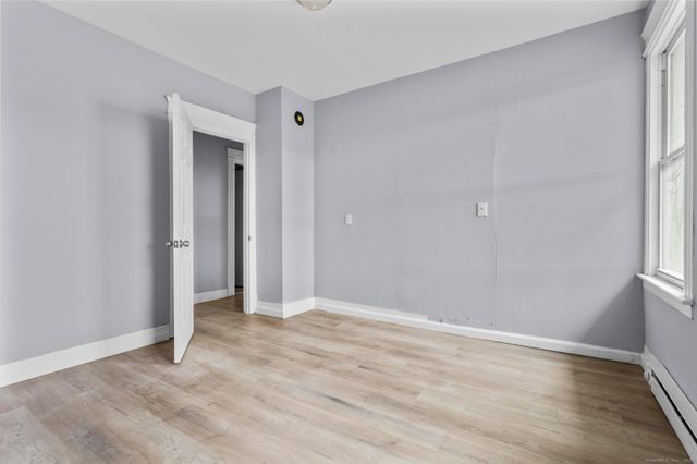 33 Albert Place, Waterbury, CT 06702