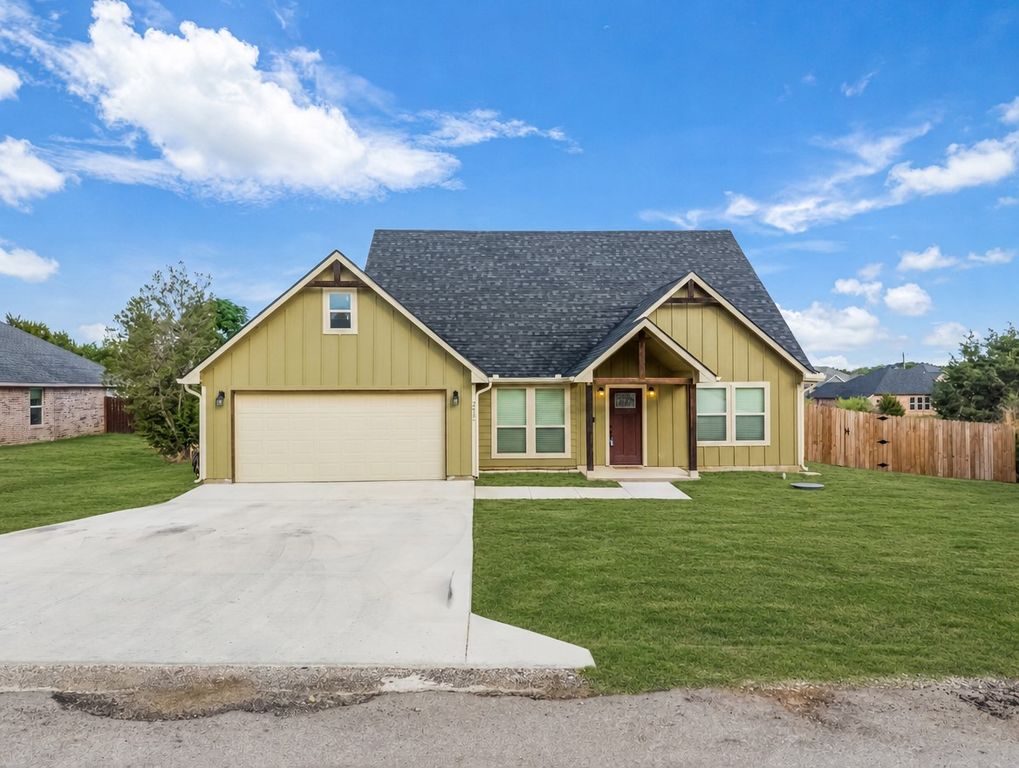 2412 Christine Drive, Granbury, TX 76048 — exterior