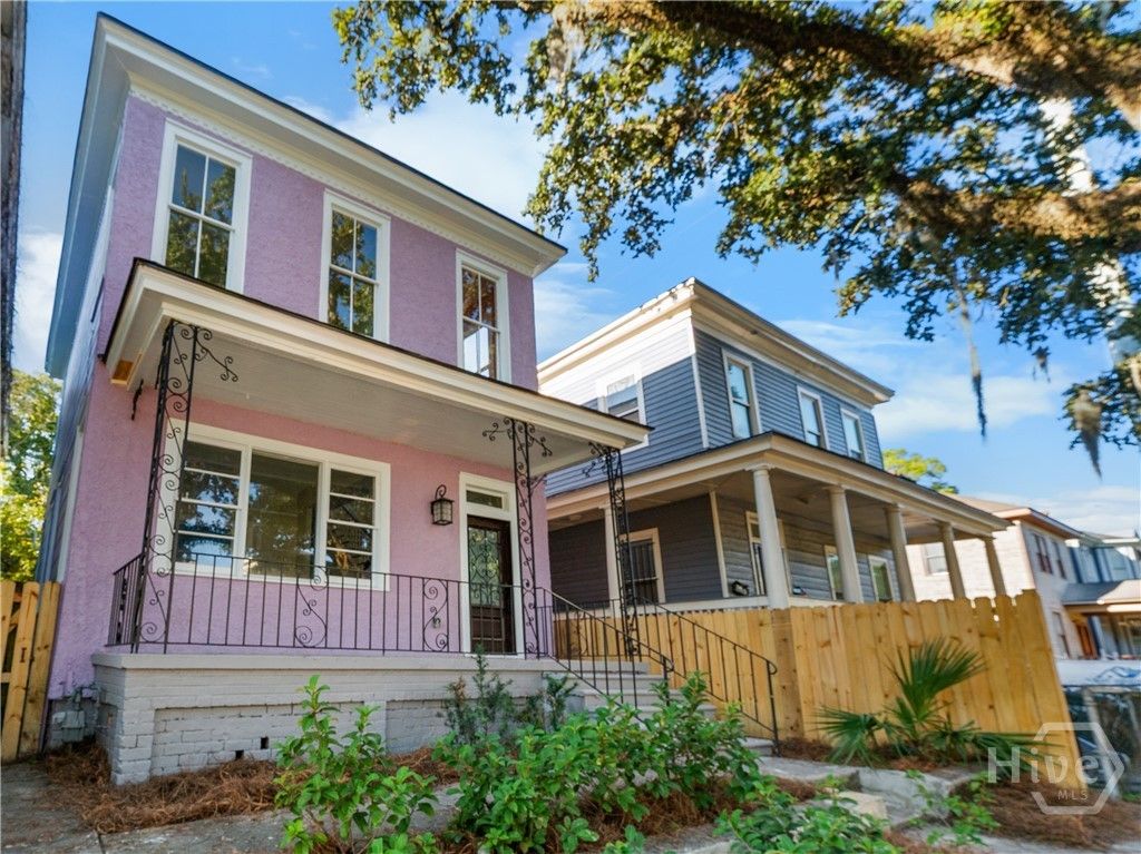 Image 1 of property listing at 221 W 39th Street, Savannah, GA 31401