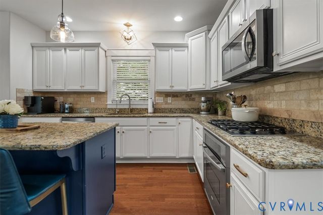 3718 Wivenhall Dr, Midlothian, VA 23112
