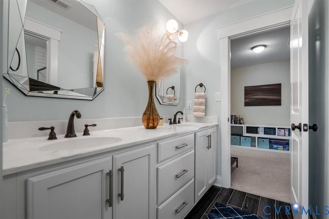 3718 Wivenhall Dr, Midlothian, VA 23112