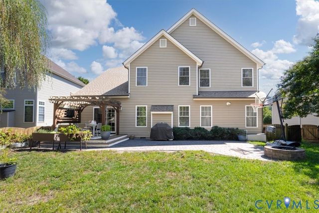 3718 Wivenhall Dr, Midlothian, VA 23112