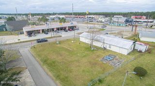 2304 Mclaurin Street, Waveland, MS 39576