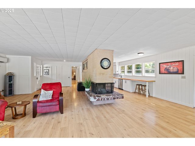 53856 BIG CREEK Rd, Myrtle Point, OR 97458