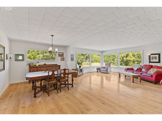 53856 BIG CREEK Rd, Myrtle Point, OR 97458