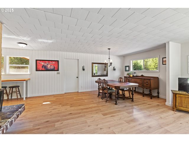 53856 BIG CREEK Rd, Myrtle Point, OR 97458