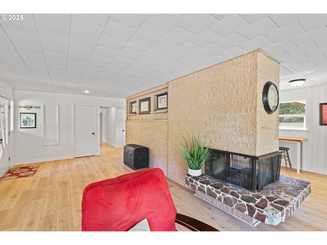 53856 BIG CREEK Rd, Myrtle Point, OR 97458