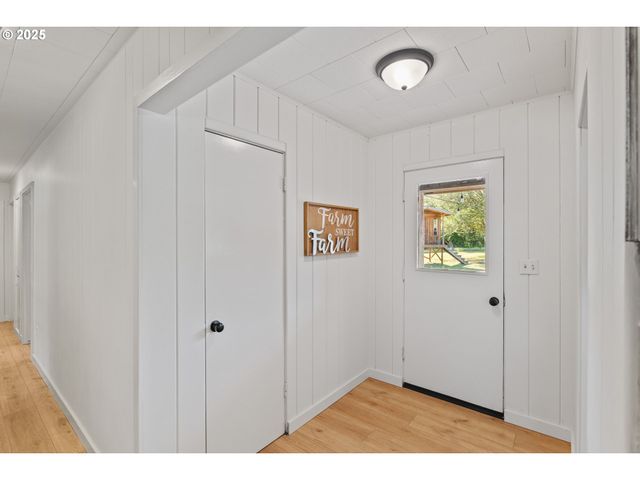 53856 BIG CREEK Rd, Myrtle Point, OR 97458