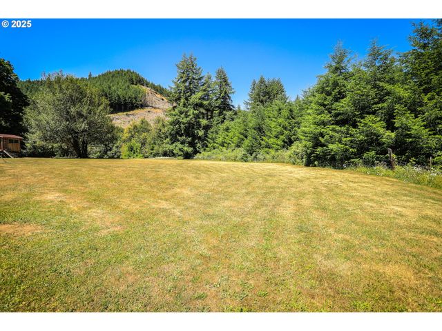 53856 BIG CREEK Rd, Myrtle Point, OR 97458