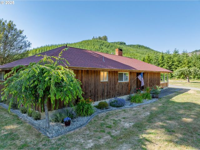 53856 BIG CREEK Rd, Myrtle Point, OR 97458