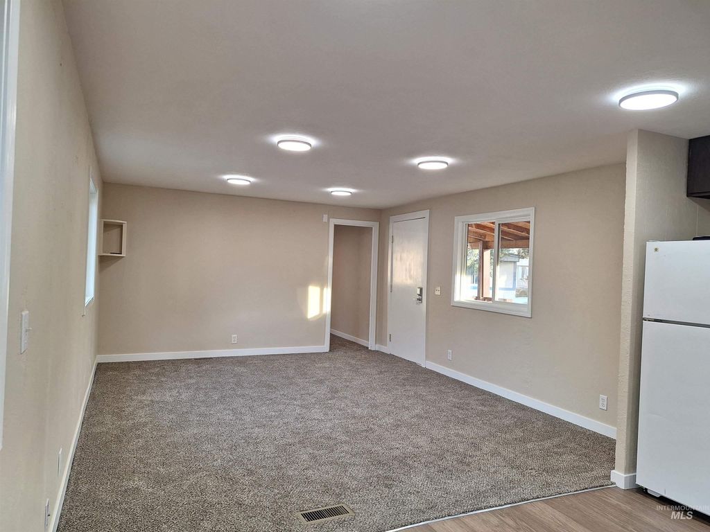 16581 N White Pine St 102, Nampa, ID 83651 photo 2