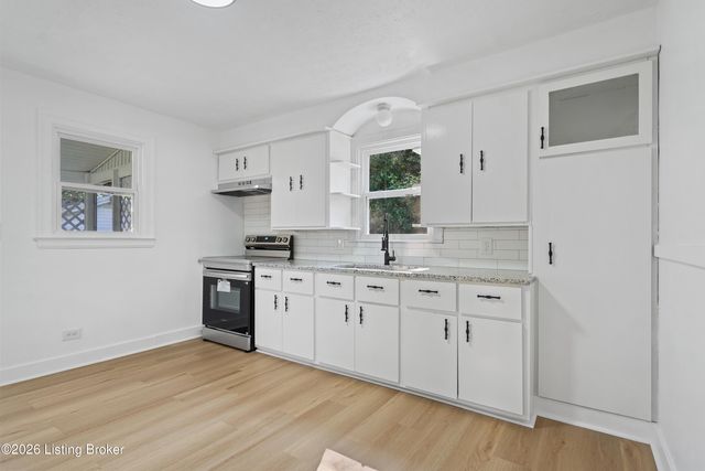 1719 Nobel Pl, Louisville, KY 40216