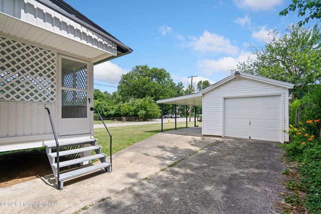 1719 Nobel Pl, Louisville, KY 40216
