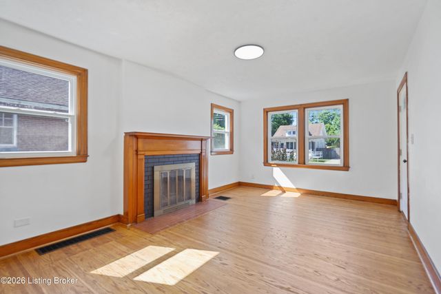 1719 Nobel Pl, Louisville, KY 40216