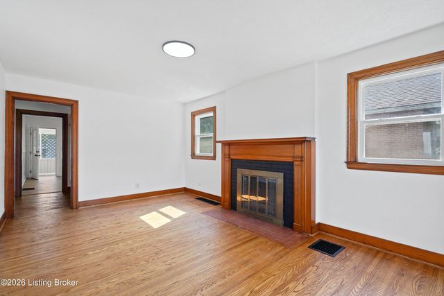 1719 Nobel Pl, Louisville, KY 40216
