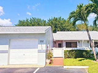 2640 W Gately Drive W 202, West Palm Beach, FL 33415