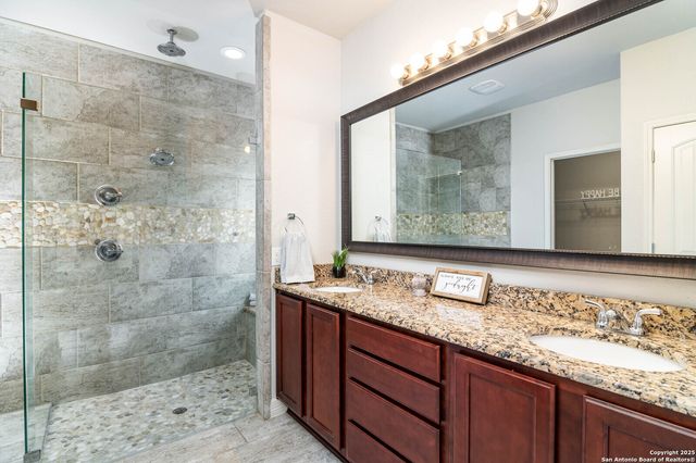 1705 fall, New Braunfels, TX 78130