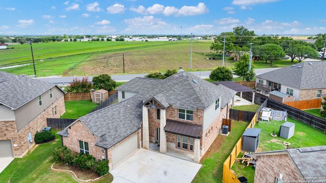 1705 fall, New Braunfels, TX 78130