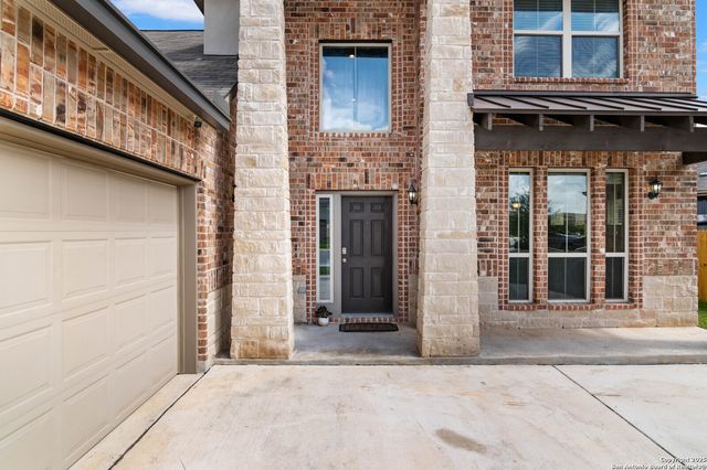 1705 fall, New Braunfels, TX 78130